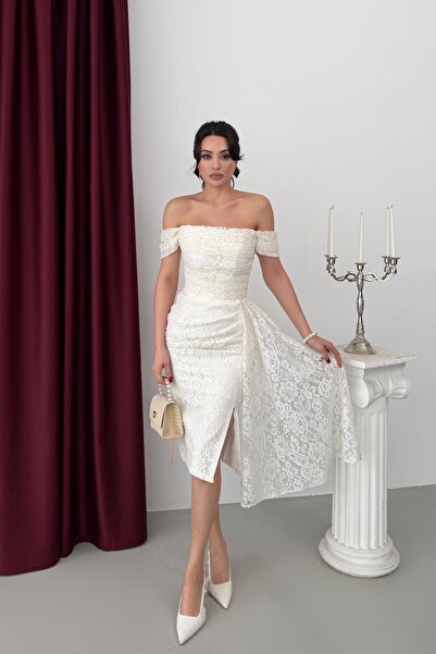 Serica Moda Rochie de seară albă cu decolteu bărcuță și detaliu la spate dantelă