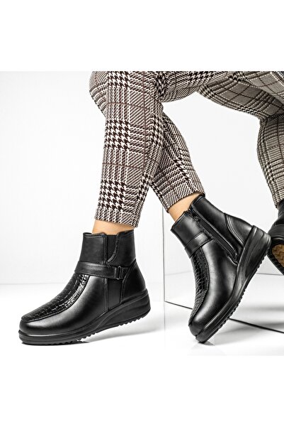 Modlet.ro Γυναικείες μαύρες μπότες με πλατφόρμα MOD14156