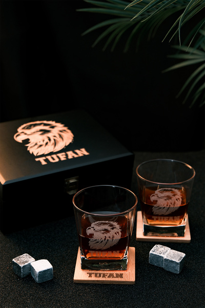 TRENDSHOPİC Kişiye Özel Taraftar Tasarımlı Ahşap Kutulu Viski Bardak ve Seti