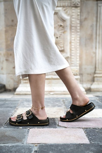 CAPRİ MODA Women's Double Buckled Gold Detailed Comfortable Casual Summer Shoes Slipper