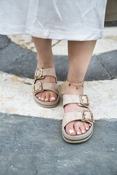 CAPRİ MODA Women's Double Buckled Gold Detailed Comfortable Casual Summer Shoes Slipper