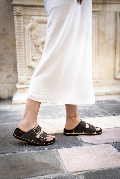 CAPRİ MODA Women's Double Buckled Gold Detailed Comfortable Casual Summer Shoes Slipper