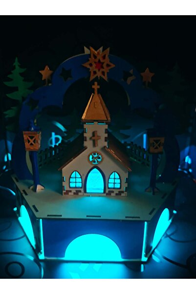 handmadegallery Bisericuta din lemn cu lumina de noapte.