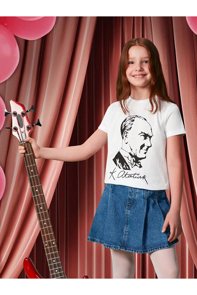 LC Waikiki LCW Kids Red Crew Neck Ataturk εμπριμέ μπλουζάκι για κορίτσια