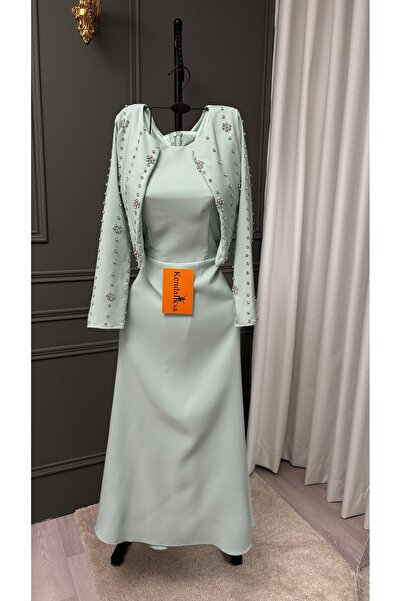 Kendallksa Mint Glow two-piece evening dress with pearl embroidery