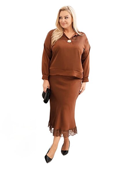 Kesi Set de damă mărime mare cu satin lucios și dantelă camel