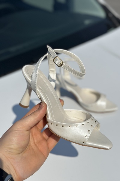 topuksarayı Bovl Cream Satin Eyelet Detail Stiletto Heel U Shoes