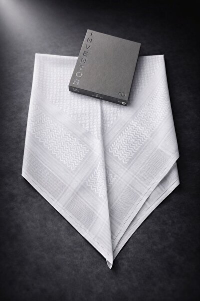 LaFont A stylish and distinctive white shemagh