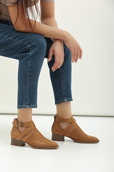 Bej Ayakkabı Riva Lazer Desenli Arkadan Fermuarlı Ve Tokalı Bootie
