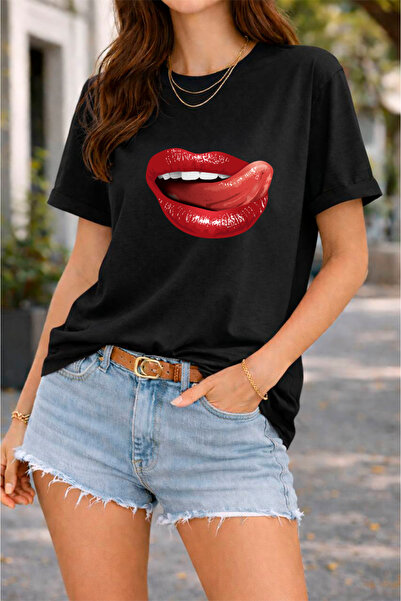 YUNAYT تي شيرت نسائي برقبة دائرية وتفاصيل طباعة كبيرة الحجم