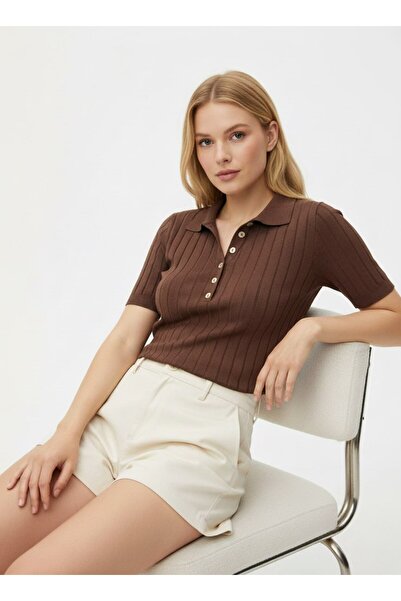 Noi Belis Πλεκτή μπλούζα με γιακά πόλο, διάτρητη, με μισό κούμπωμα και κουμπι...