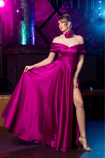 ANAIL Fashion Long satin evening dress with dropped shoulders and floral deta...