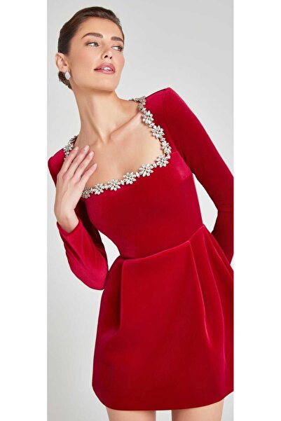 Hanife Glam Couture Hanife Glam kare yaka taşlı mini kadife elbise