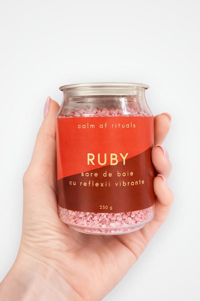 Calm AF Rituals Sare de Baie in Doza "Ruby" cu Efect Sidefat Stralucitor, Miros de Trandafir, 250g
