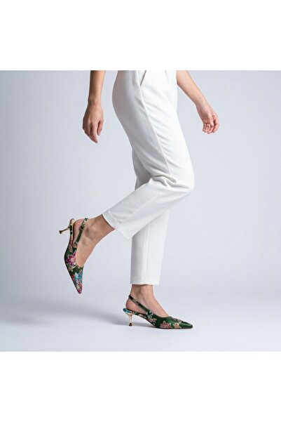 Letafia Valley Ethnic Pattern Gold Heel Detailed Short Shoes