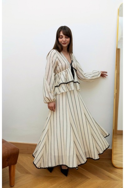 BRTC design Women's Cream Front Tie Detailed Embroidered Blouse Skirt Set