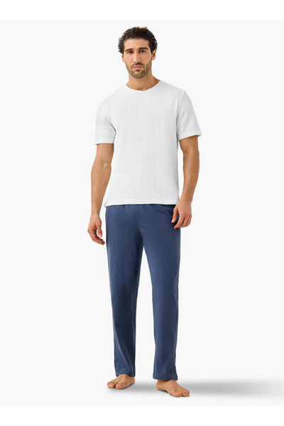 FAV طقم تي شيرت وبيجاما برقبة مضلّع