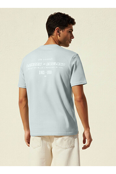 Lee Cooper تيشيرت رجالي بقصة عادية، ياقة دائرية، أكمام قصيرة، مطبوع عليه شعار