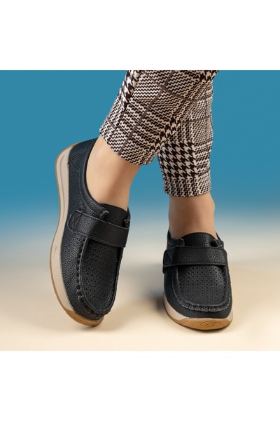 Modlet.ro Pantofi casual negri pentru femei cu perforații MOD14235