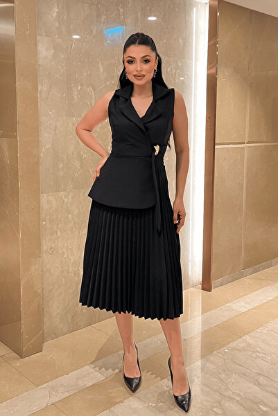 giyimmasalı Рокля с плисирани детайли от креп - ЧЕРНА