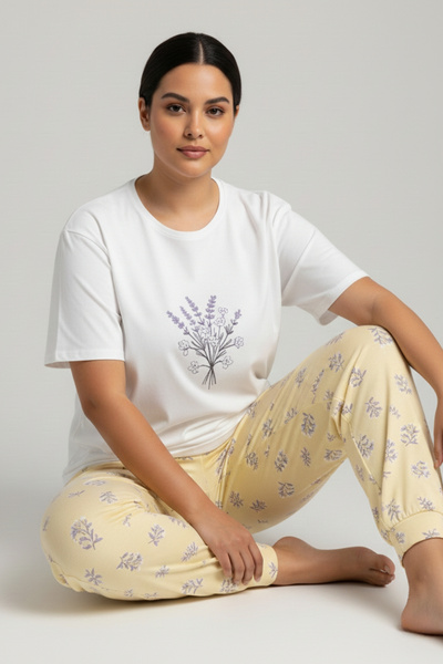 İPEKTENİM Lavanta Buketi Baskılı Manşetli Büyük Beden Pijama Takımı