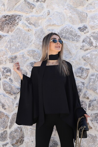 bytugcekaya Μαύρη μπλούζα με μανίκια νυχτερίδα και λεπτομέρεια σάλι σε κανονι...