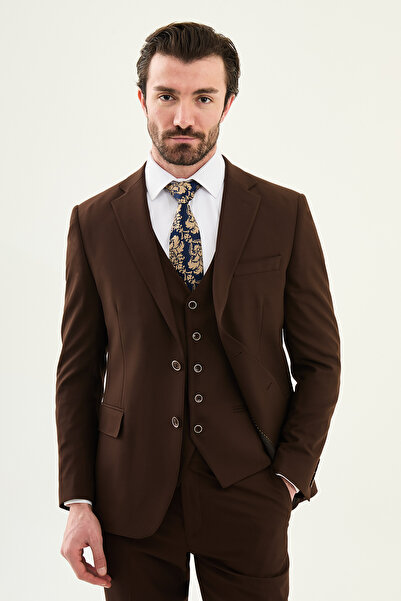 Mcr بدلة رجالية بياقة مونو قصة ضيقة بلون بني حليبي - 45391.25Y