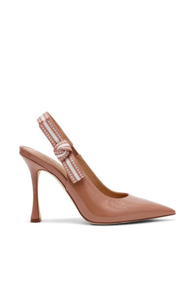 Steve Madden صندل بري ذو الكعب المتوسط ​​الصلب