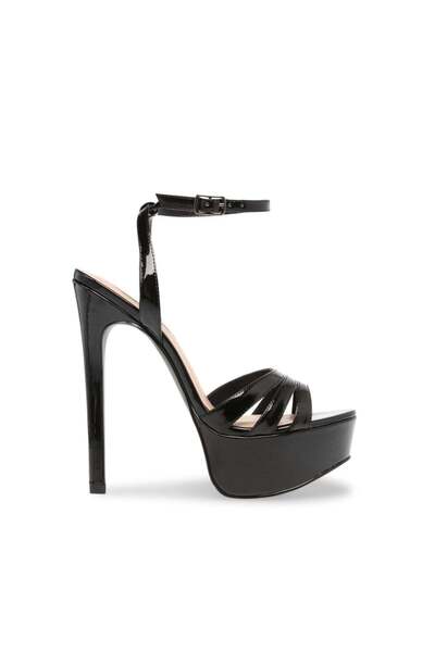 Steve Madden صندل بكعب عالٍ سادة مناسب للإطلالات الكاجوال