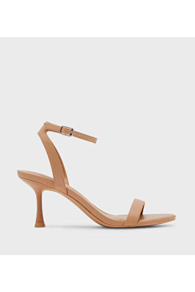 Steve Madden صندل بيسوس بيج سادة بكعب متوسط