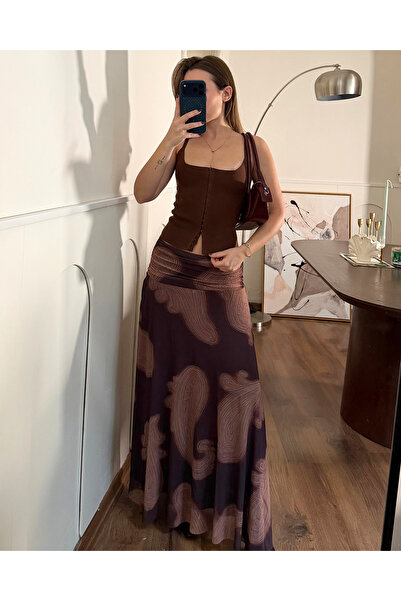 FERZOLAİO تنورة ماكسي مزينة بالدرابيه باللون البني منقوش