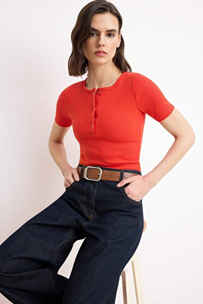 Trendyol Collection Bluză tricotată elastică, roșie, cu mânecă scurtă și nast...