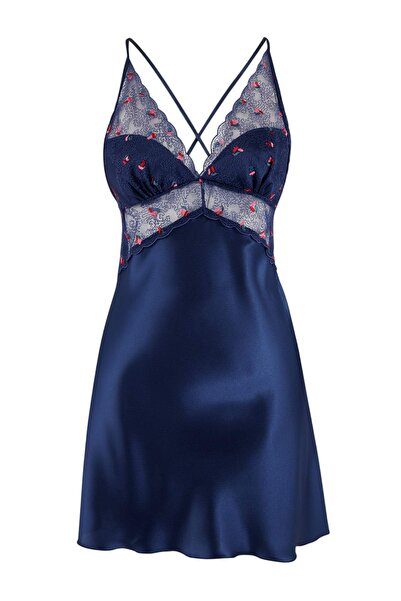 ترينديول كوليكشن قميص نوم باللون الأزرق الداكن مطرز تفاصيل تول من الساتان منس...