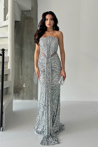 Feminist Önü Taş Detaylı Yırtmaçlı Pul Payet Straplez Abiye Gri 0801163