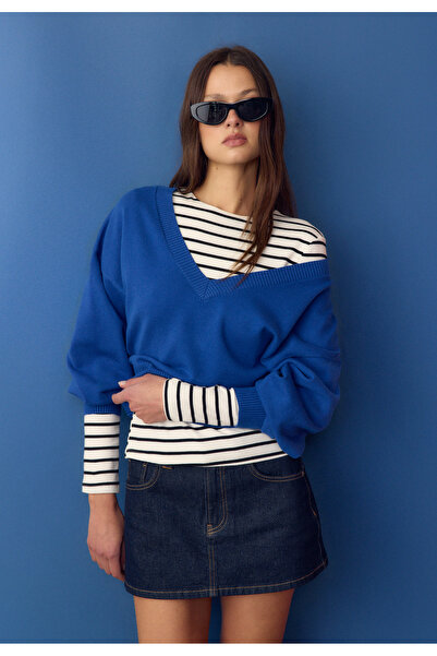 Stradivarius V yaka yarasa kollu kazak