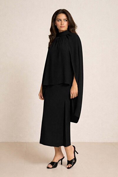 Setre Siyah Drapeli Yaka Detaylı, Pelerin Formlu Rahat Kesim Bluz