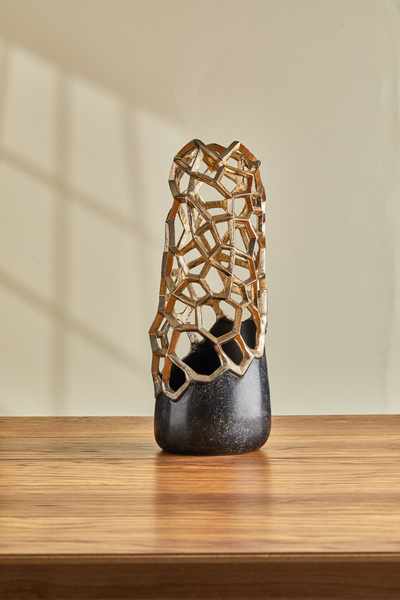 Cornella مزهرية معدنية سوداء ذهبية عتيقة من بيلار
