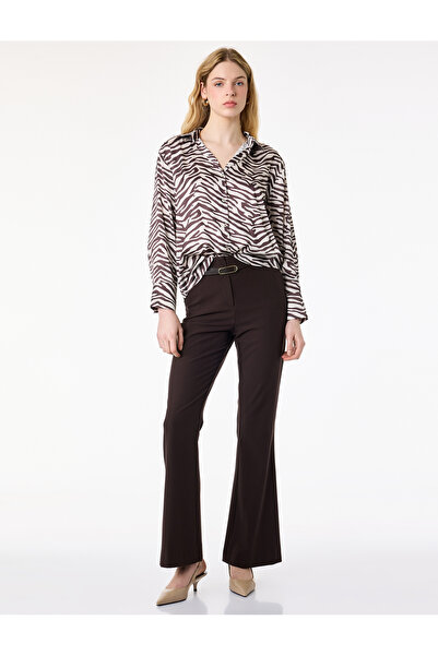 Koton قميص ساتان بياقة كلاسيكية وأكمام طويلة وأزرار بنقشة الحمار الوحشي