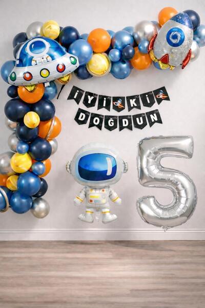 Patladı Gitti مجموعة عيد ميلاد تحت عنوان الفضاء بعمر 5 سنوات؛ 4 رقائق معدنية،...