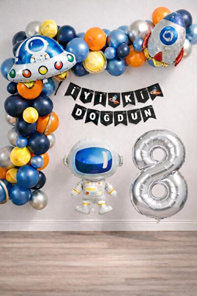 Patladı Gitti مجموعة عيد ميلاد تحت عنوان الفضاء لعمر 8 سنوات؛ 4 قطع من الرقائ...