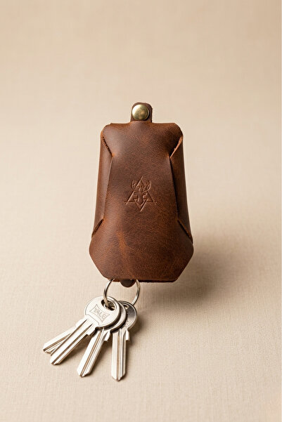 DEER Genuine Leather Keychain Organizer – Design That Protects Wallet Types o...