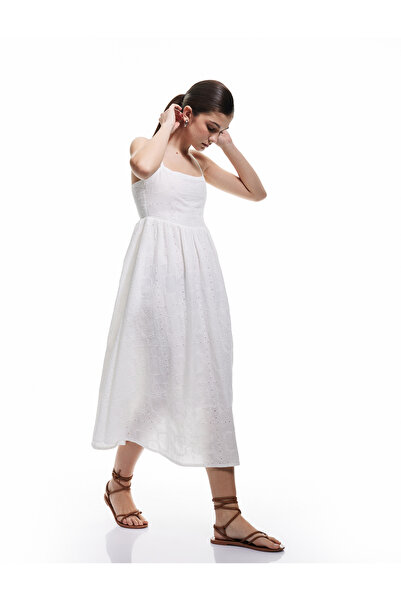 Koton Βαμβακερό φόρεμα με λεπτομέρεια με παράθυρο στην πλάτη Midi Strap Embro...