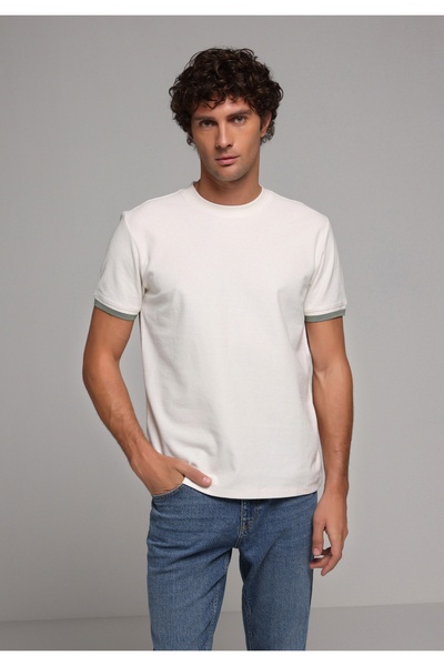 Colin's Ανδρικό κοντομάνικο μπλουζάκι με κανονική εφαρμογή με στρογγυλή λαιμό...