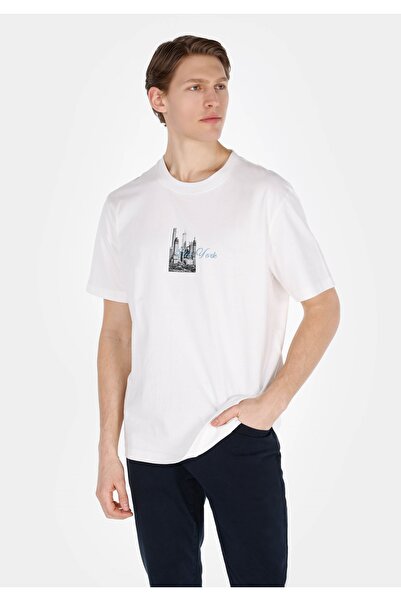 Colin's تي شيرت أبيض بأكمام قصيرة وياقة مستديرة للرجال من Comfort Fit