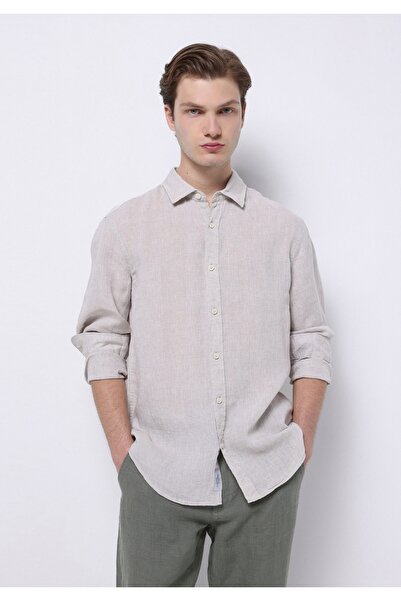 Colin's قميص رجالي ذو قصة عادية ورقبة مستقيمة باللون البيج وأكمام طويلة