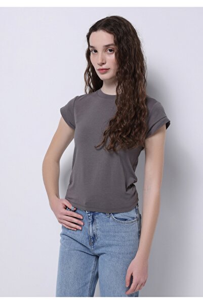 Colin's Slim Fit Στρογγυλή λαιμόκοψη Απλό γυναικείο μπλουζάκι με κοντό μανίκι...