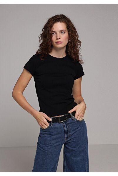 Colin's قصة ضيقة تي شيرت نسائي أسود محبوك برقبة دائرية وأكمام قصيرة