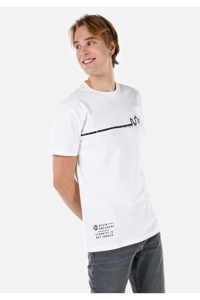 Colin's تي شيرت أبيض بأكمام قصيرة وياقة مستديرة للرجال من Comfort Fit