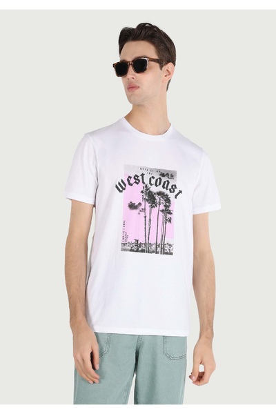 Colin's تي شيرت أبيض بأكمام قصيرة وياقة مستديرة وقصة عادية للرجال