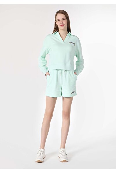 Colin's Шорти для жінок зеленого кольору з кишенями на талії та прямим кроєм